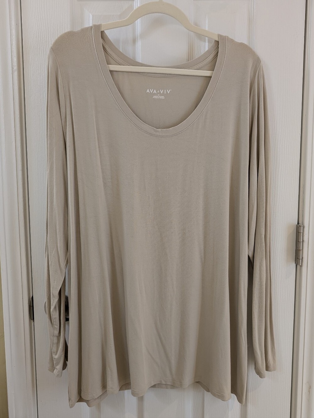 Ava & Viv Taupe Long Sleeve Scoop Neck Top